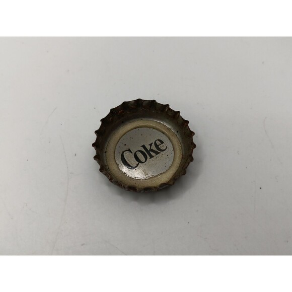 Vintage Coca Cola 6 1/2 oz. Green Glass Bottle Wilmington De W/ Cap 64-15 - Picture 11 of 11